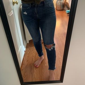 Mid rise Ripped Jeans